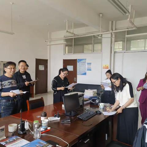 筑馨香雅室，绽文明之花——高新区一中开展五月份教师办公环境卫生大检查活动