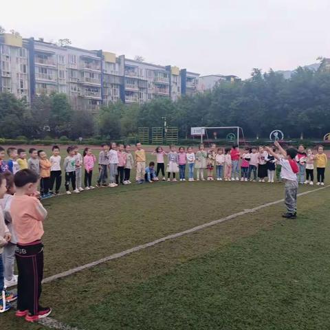 新世纪理想城幼儿园大二班第二学月工作总结