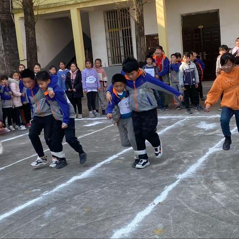 凝心聚力助双减，运动拼搏展风采——王布小学2021年冬季趣味运动会。