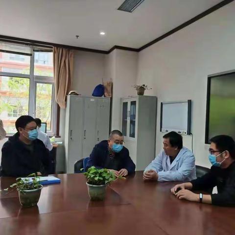 小寨路街道对交大一附院兴善院区无障碍设施进行督导检查