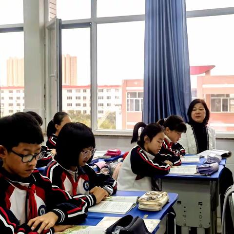 推进落实“双减”构筑理想课堂——临河区第九小学语文六年级组三课创评活动