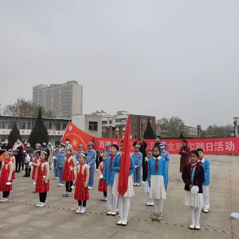 缅怀革命先烈 弘扬红色志愿   ——  城区一小清明节祭扫烈士陵园活动