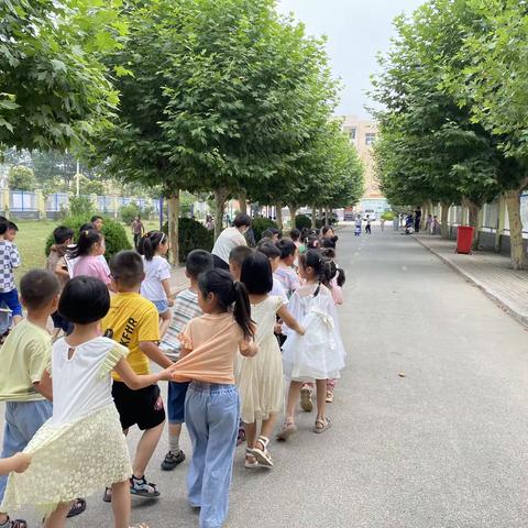 【幼小衔接】参观小学初体验 幼小衔接促成长——颍泉区四九幼儿园幼小衔接活动之参观小学