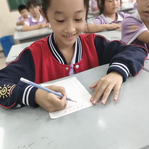 文汇小学二年级“国韵书香”写字社团