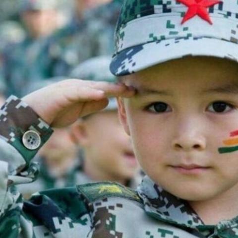 蓝天幼体幼儿国防军警课！让我们的孩子更独立，更坚强自信，更勇敢！