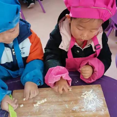 子洲县第二幼儿园大六班生活体验馆活动