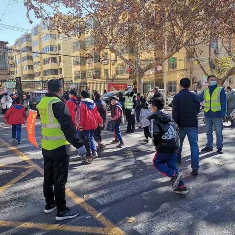 不惧酷暑，安全守护——金华实验小学六（4）班值周记实