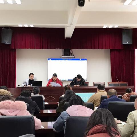 机关二支部：引导党员按要求完成个人检视工作