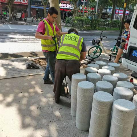 西安人行道步行街工程大理石花岗岩阻车桩拦车桩机动车隔离桩打孔安装，西安机动车隔离桩打孔预埋安装