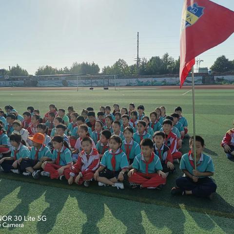 家校共育，静待花开——四年级一班家长会