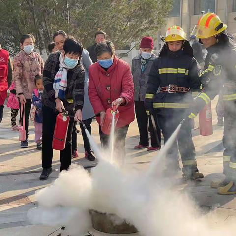 河滨社区联合高新区消防大队开展消防安全演练，筑牢小区消防安全“防火墙”