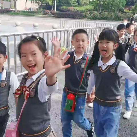 参观小学