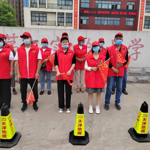 安全护学岗   暖心护成长