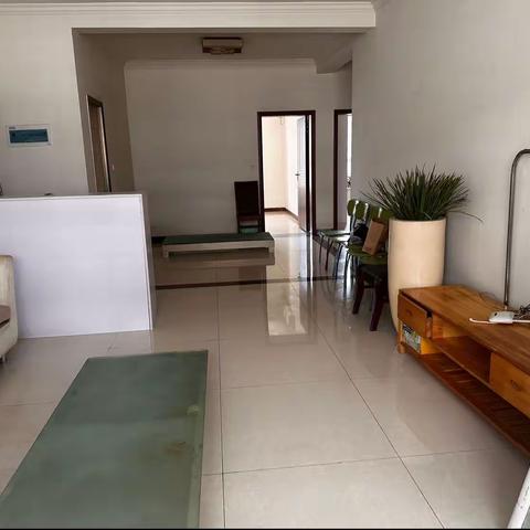 出租信息，雕像附近静苑小区，大3室，可配齐，年租13800.随时看670