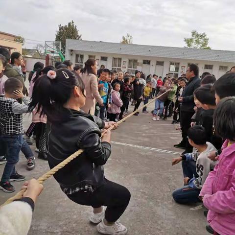 众志成城、凝心聚力-坟台徐小学拔河比赛圆满落幕