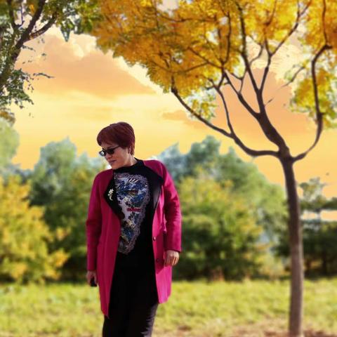 2000年10月20号，秋天好美，心情不好，可以看看秋天的美景。让你心情愉悦忘掉一切希望以后开开心心的过好每一天