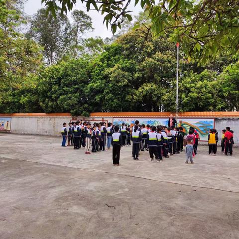 传承雷锋精神——记录留村小学开展雷锋月活动