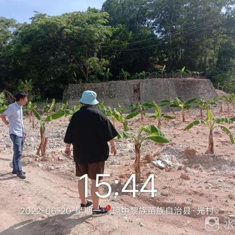 县资规局检查矿山复垦进展情况