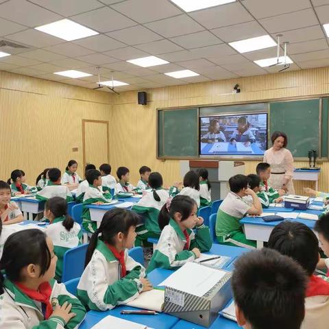 同课异构，各领风骚之二 ——化州市南盛街道中心小学数学科组12月教研活动