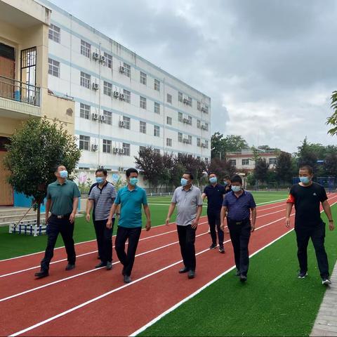 市区教育局领导前往马额小学检查开学报到工作暨新优质学校成长计划工作