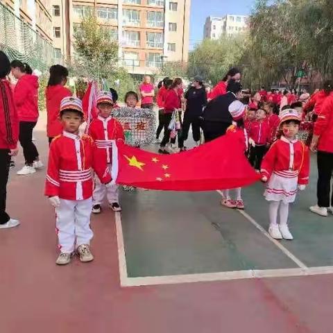 梦苑幼儿园“举国同庆，全家欢乐”亲子活动