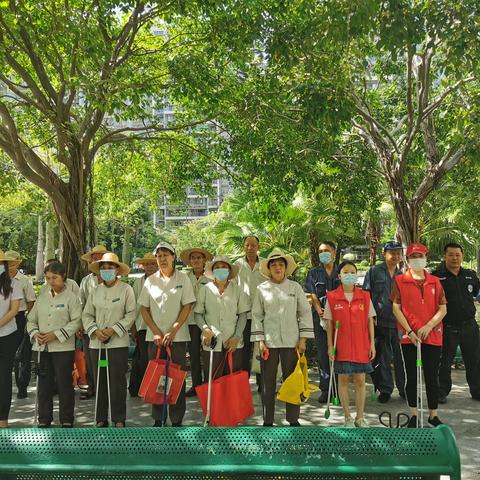 社区“清扫日”   助力文明城市建设