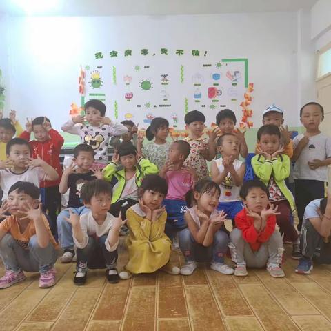 魏店中心幼儿园中二班期末汇报会