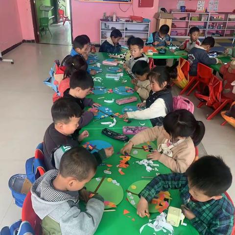 南鲁集镇中心幼儿园开展山东手造剪纸活动