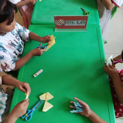 南鲁集镇开展山东手造剪纸活动