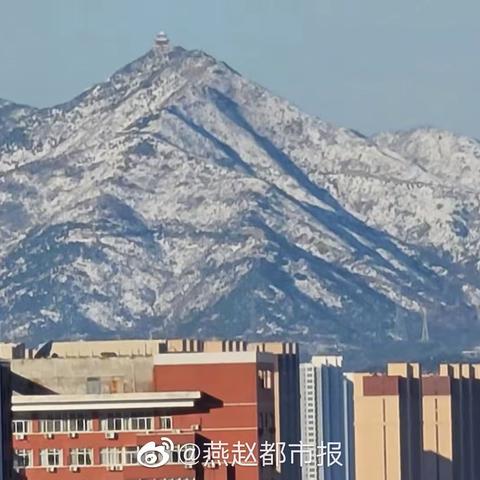 校园除雪暖人心·保障安全最放心