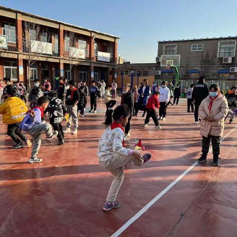 安阳市红庙街小学冬锻活动-----踢键子比赛