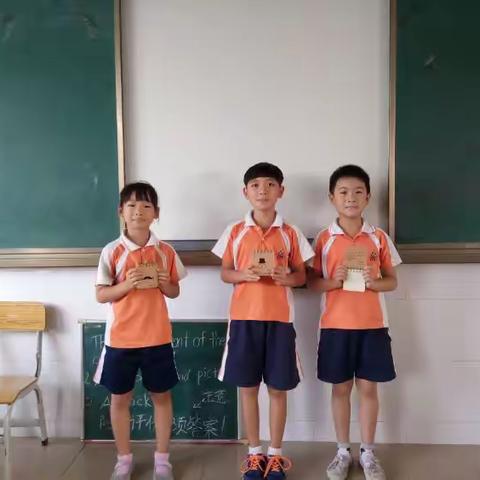 市头小学四年2班