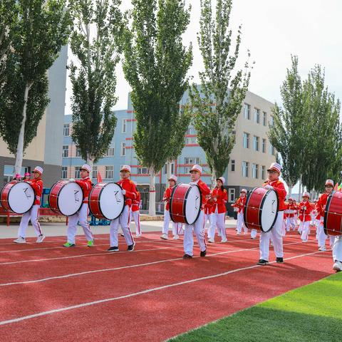 舞动青春旋律 装点运动风采——桥头镇中心小学“庆六一”暨体育节大会