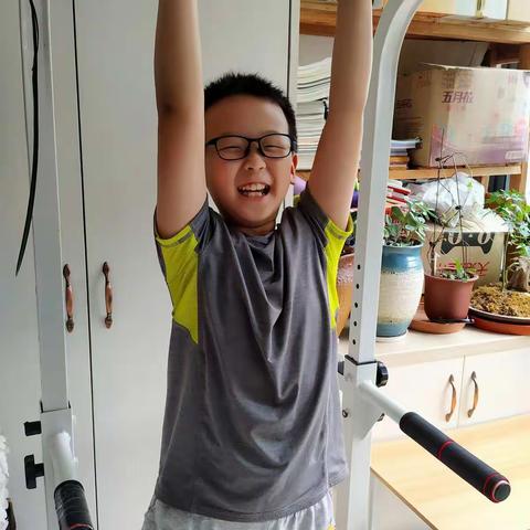 红领巾致敬先锋——杭州闲林小学301班少先队方炜晢暑假活动剪影