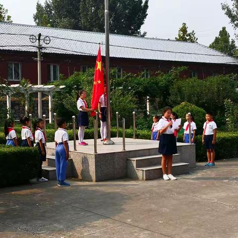 感恩老师，让心灵飘香——夏村小学教师节献礼