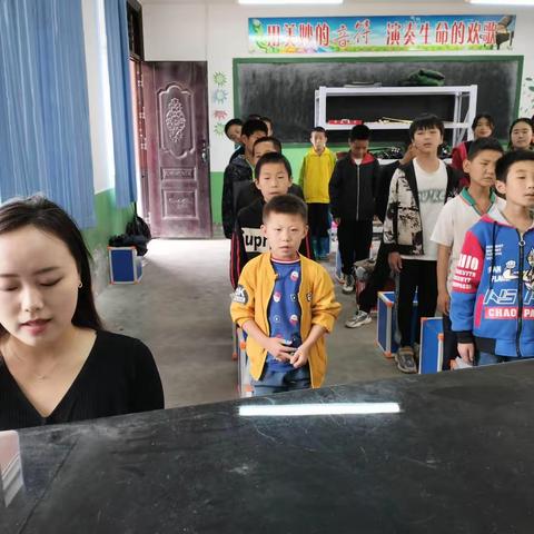 【阳尹•美育】情系青少年 关爱进校园——渭南市老年大学和青年音乐家联合会帮扶阳尹小学艺术社团活动纪实