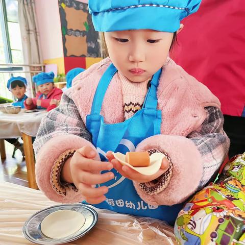 “自己动手做美食，我是小小美食家”——鑫钥匙幼儿园美食活动