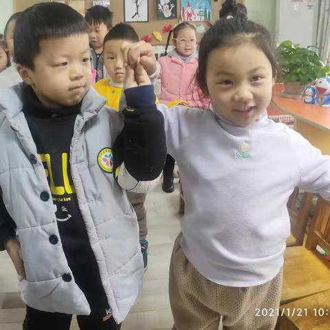 时光不语 静待花开——开发区二幼小班幼儿能力测评