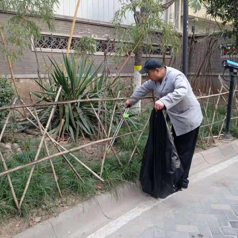 党建＋枫林华府社区继续进行环境卫生整治工作