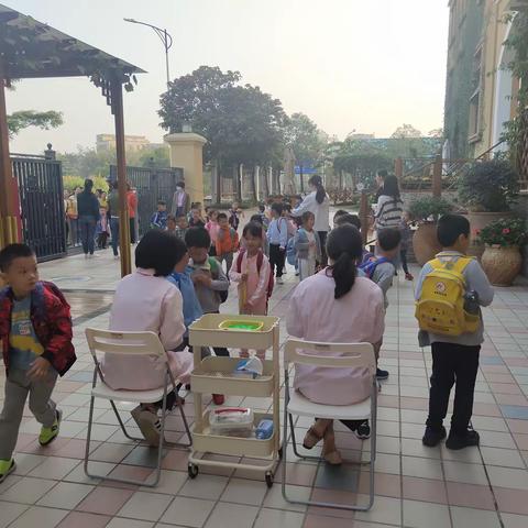 深圳市坪山区坑梓中心幼儿园学习之旅（简记第一天跟岗）