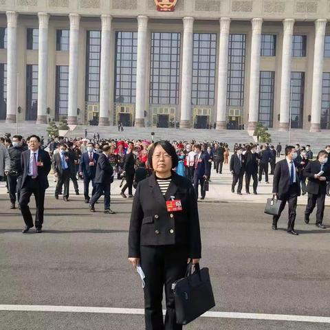 代表风采:向全国人大代表刘素云同志学习致敬