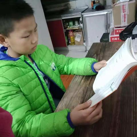 书香伴我成——小店街道警民小学共读一本书