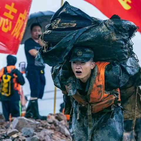 守望相助，洛南加油！陕西泰山置业集团工会联合正德物业对洛南受灾区域捐赠物资纪实