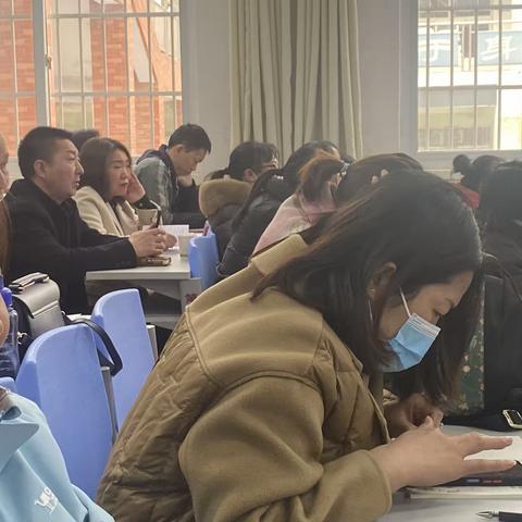 课改培训，学思践悟——王家后乡中心学校骨干教师共赴陕州小学参加新课改培训