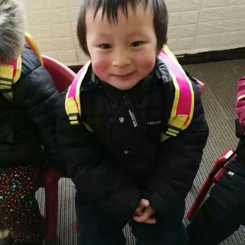 爸爸妈妈，爷爷奶奶，看我第一天的表现棒不棒！