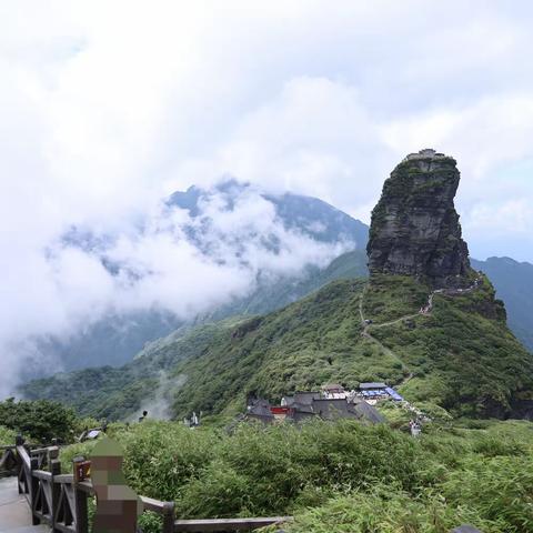 避暑名山梵净山