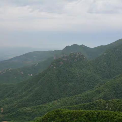 “寻味最美嵩山”登山行