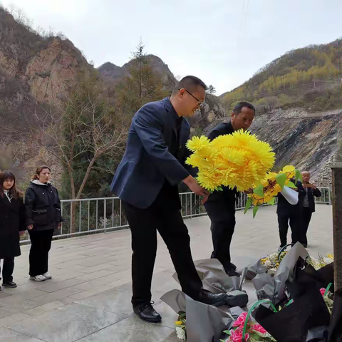 缅怀革命先烈、重温红色历史——青松岭中学开展党史学习教育之红色基地教育