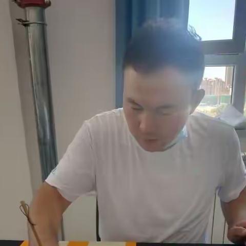 平凡工作展现风采 奋斗姿态不负韶华---梨香师德模范木合塔尔·阿布拉