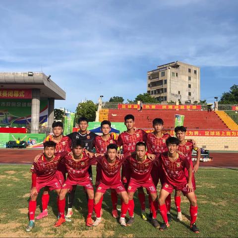 汗水💦 炼桂冠，绿茵圆梦想。